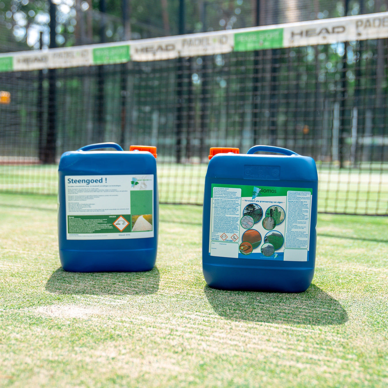 Alg- en mosbestrijding op en rond de tennis-/padelbaan