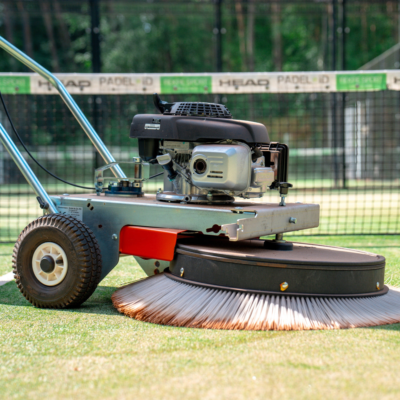 Materialen voor het onderhoud van de padelbaan